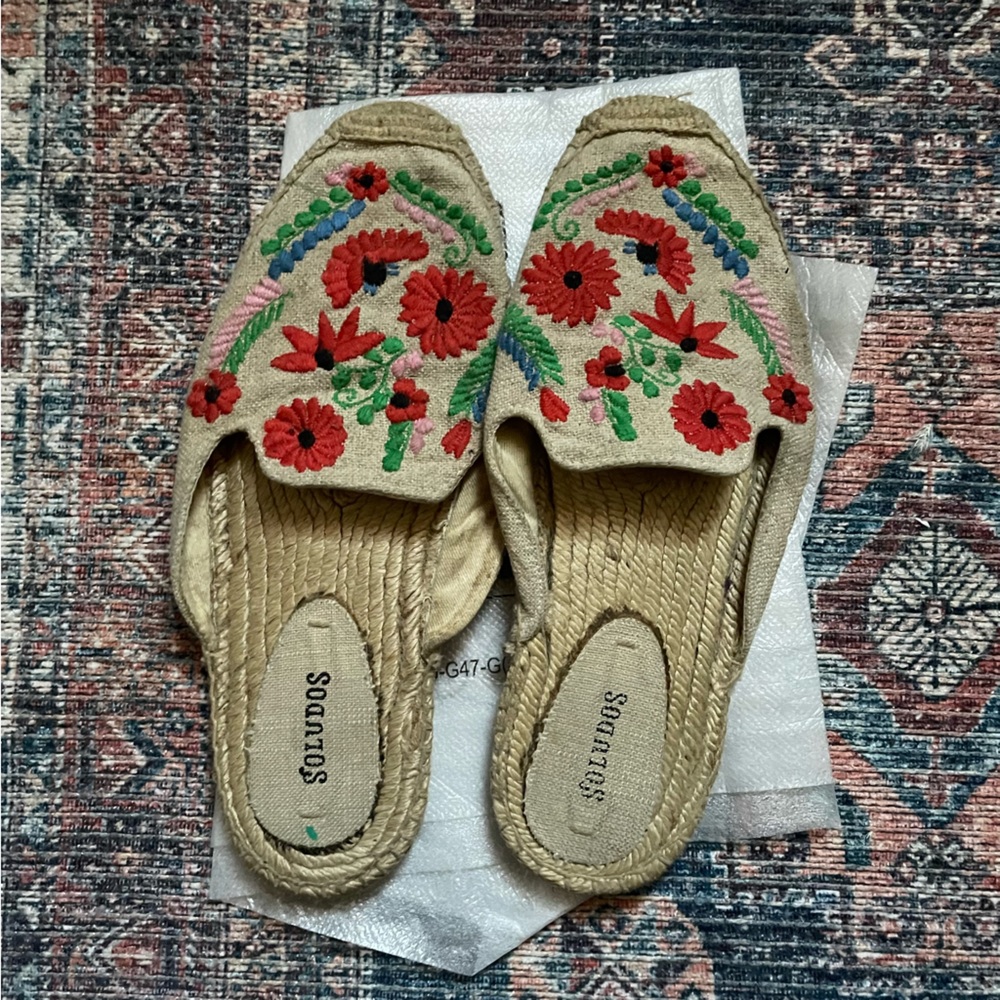 Soludos Beige Tan Ibiza Embroidered Floral Woven Jute Mules Flats